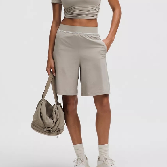 NWT $78 Lululemon Swift Relaxed Short 9" Logo Waistband XS Warm Ash Grey - Picture 1 of 16